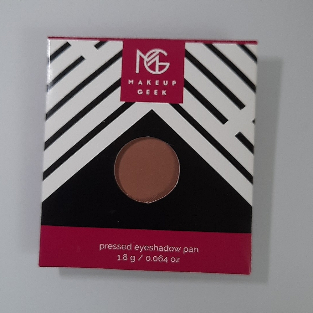 Makeupgeek single shadow in Frappe